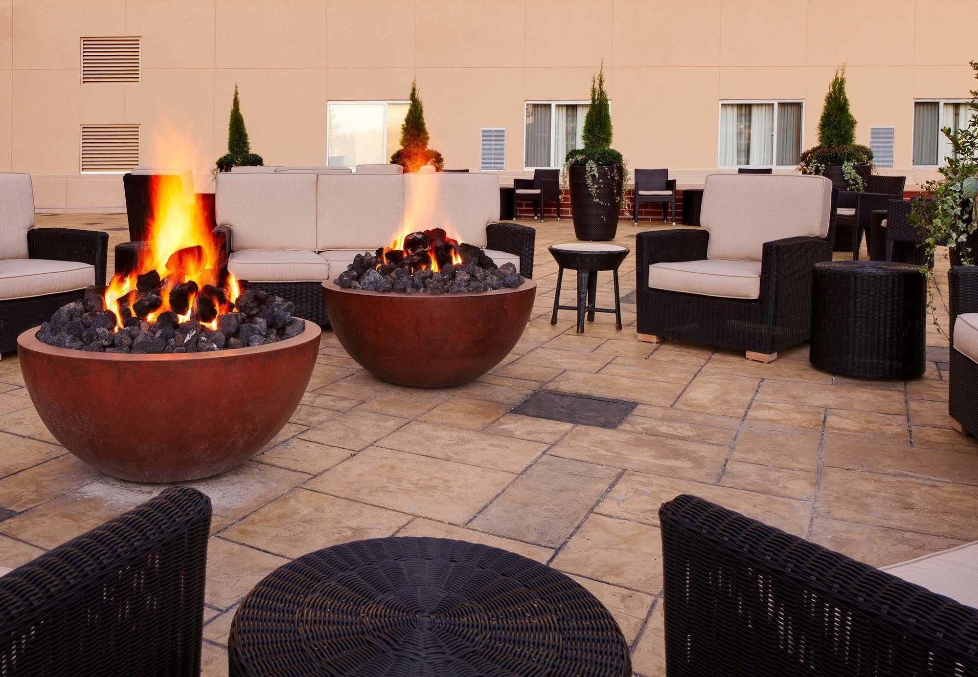 Courtyard Fort Wayne Downtown At Grand Wayne Convention Center Exteriör bild